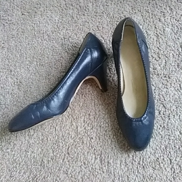 Vintage Other - Vintage Naturalizer size 3 heel